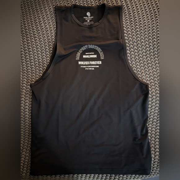 🐺 Darc Sport Men's Dry Wolf Tank Medium NEW - Picture 2 of 4